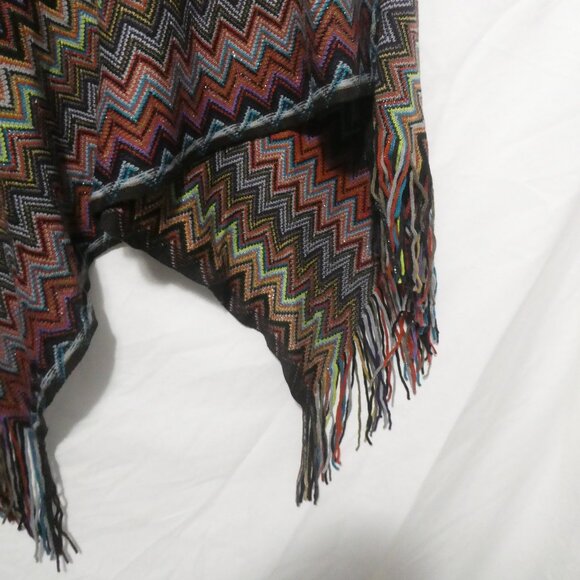 Unbranded | Colorful Zigzag Patterned Poncho | One Size - Picture 13 of 14